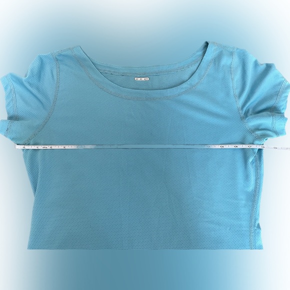 Lululemon Short Sleeve Silverescent Workout Shirt - Picture 6 of 7